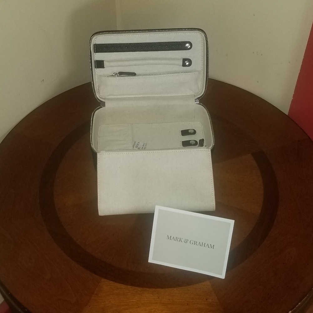 Mark And Graham Medium Travel Jewelry Case "JOSI"